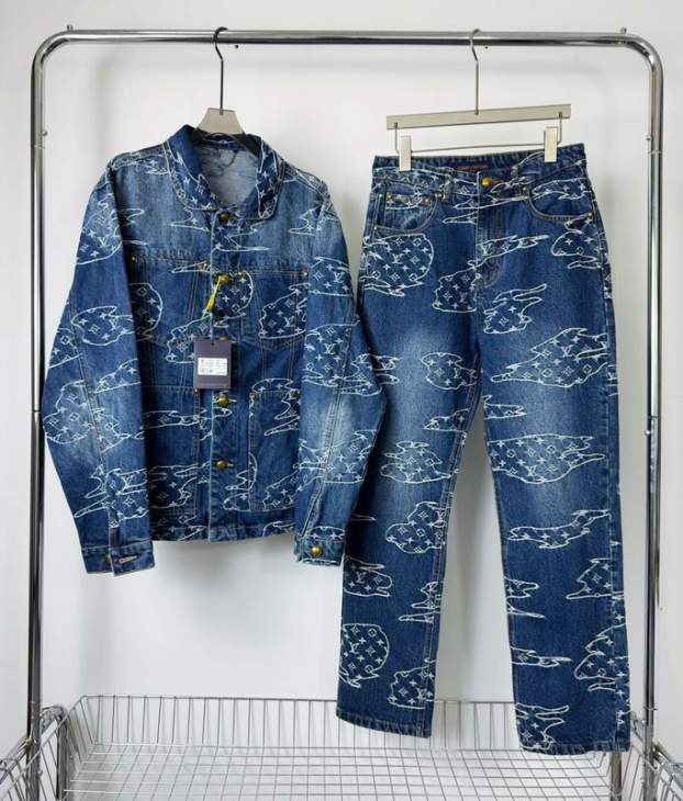 Picture of LV Sweater Suits _SKULVsz46-5230-36sytxH805H80641184